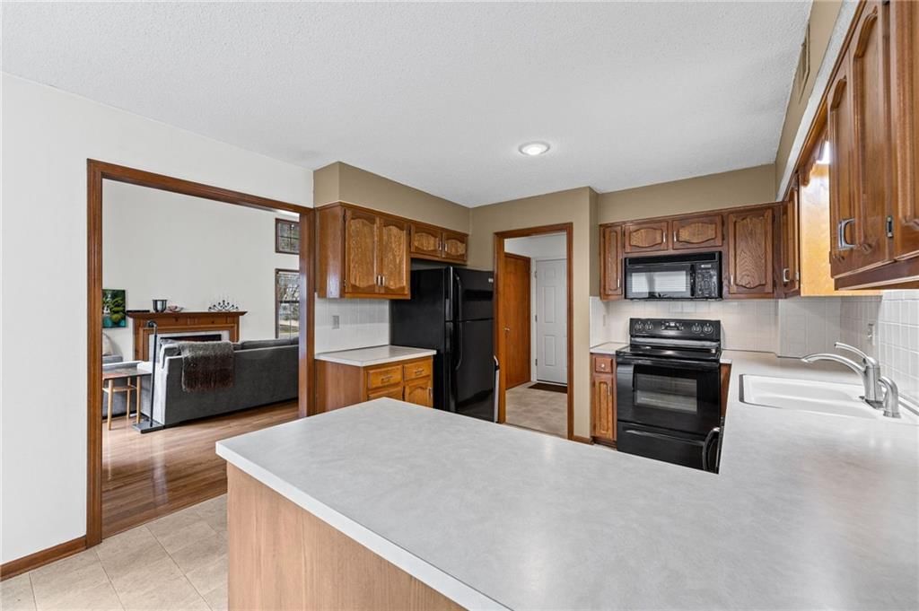 11900 Grandview Street — photo 9