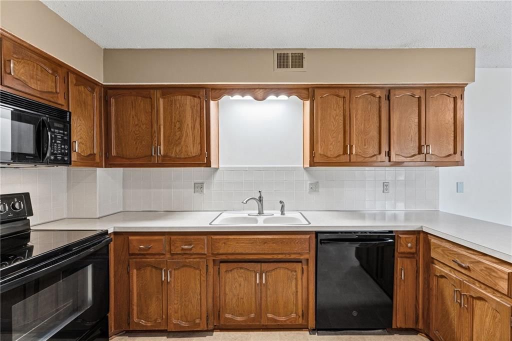 11900 Grandview Street — photo 10