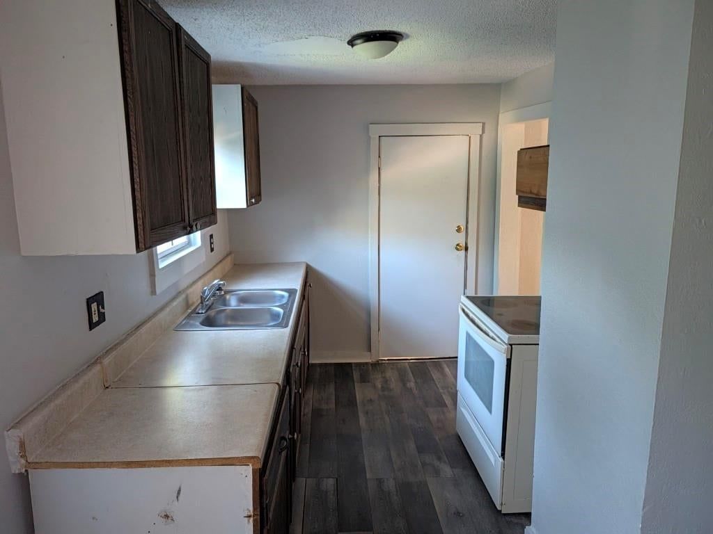 8704 Roberts Avenue — photo 7