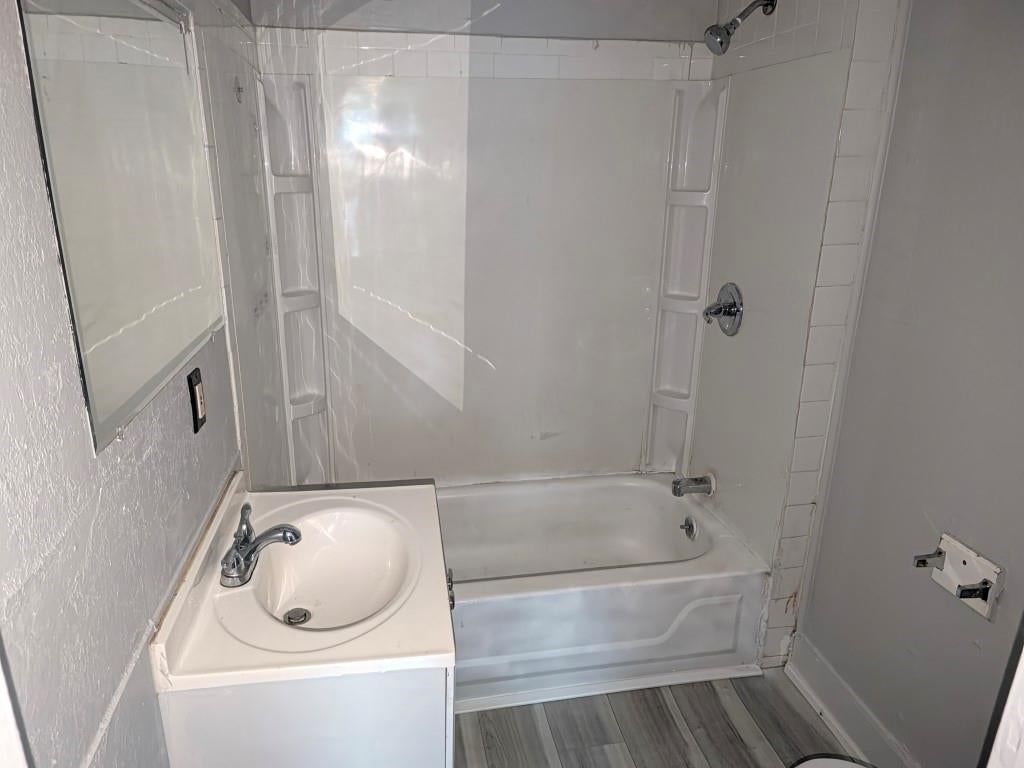 8704 Roberts Avenue — photo 8