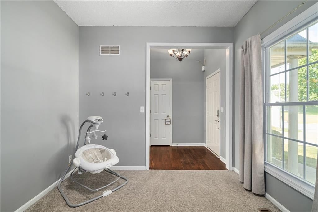 Photo 11 of 60 - 15463 W 147th Drive, Olathe, KS 66062
