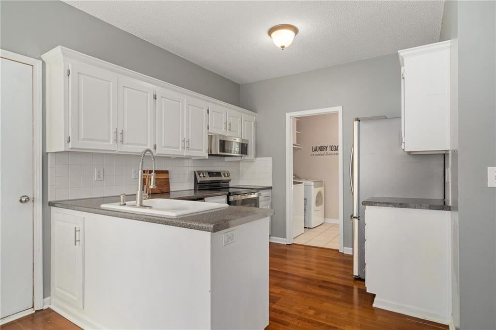 Photo 21 of 60 - 15463 W 147th Drive, Olathe, KS 66062