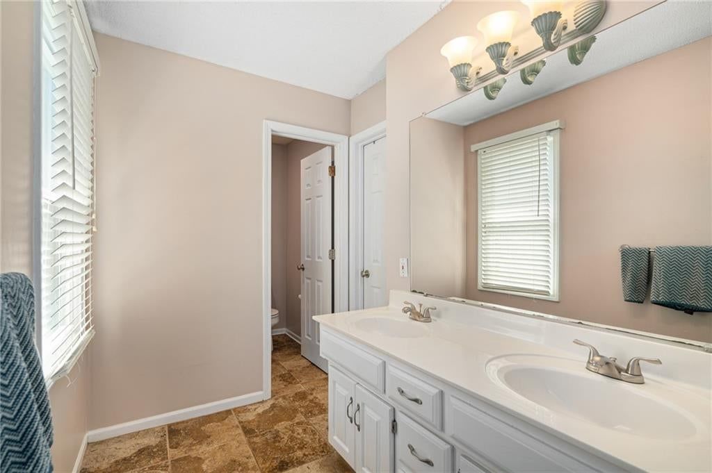 Photo 34 of 60, 15463 W 147th Drive, Olathe, KS 66062