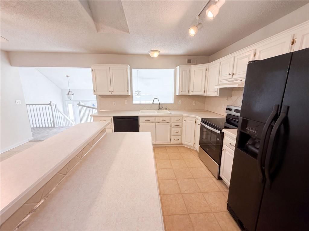 801 Courtland Court — photo 7