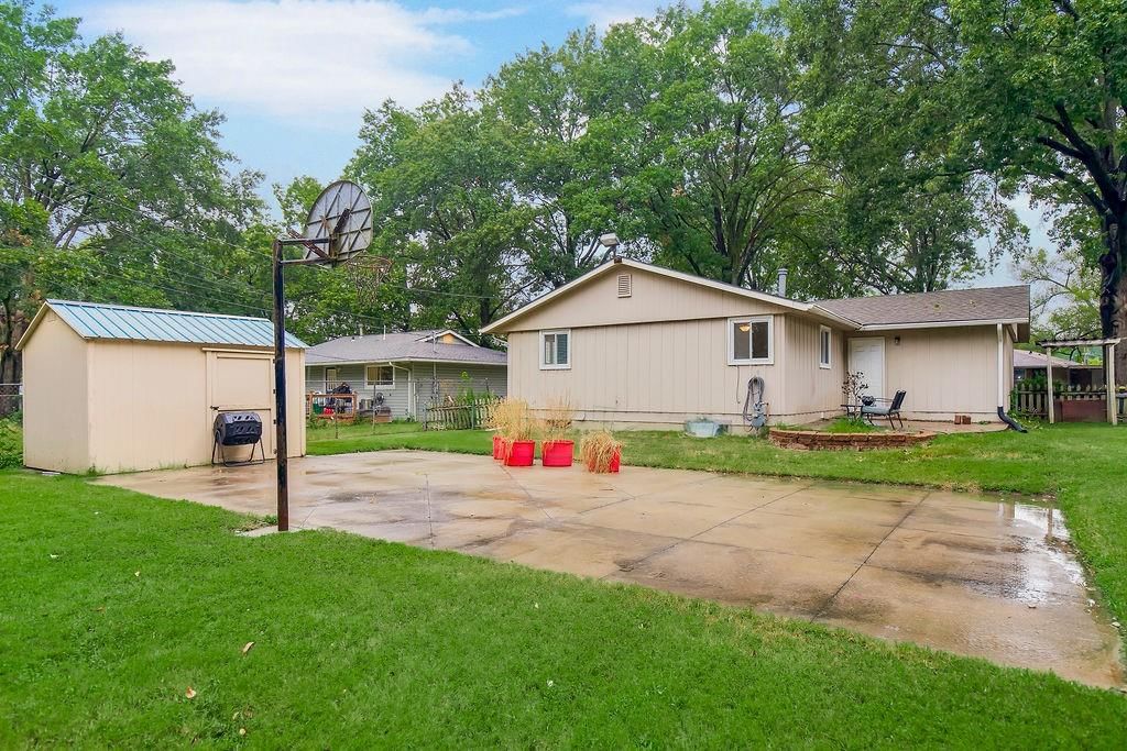 249 Fairlane Street — photo 15