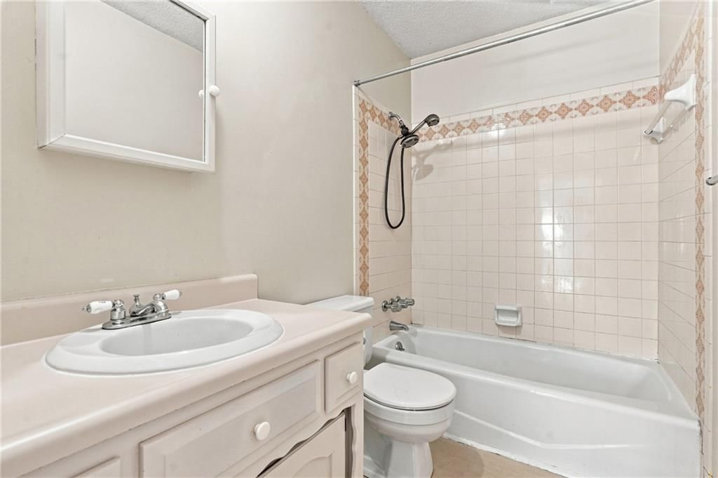 16205 W 126th Street — photo 16