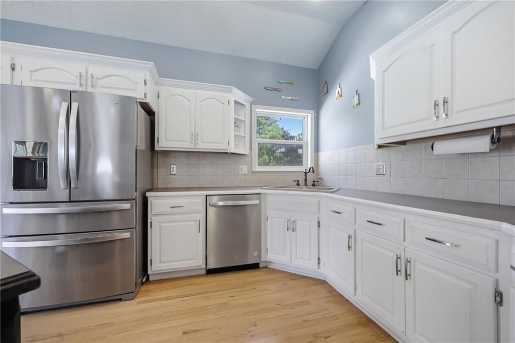 Photo 12 of 36 - 2346 W Piatt Lane, Olathe, KS 66061