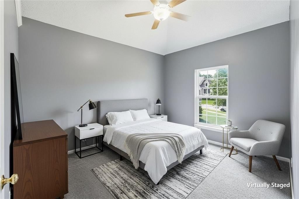 Photo 18 of 36 - 2346 W Piatt Lane, Olathe, KS 66061