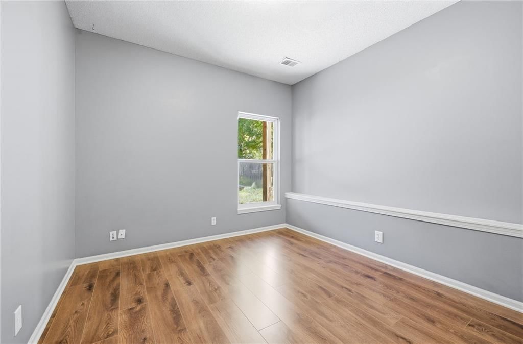 Photo 21 of 36 - 2346 W Piatt Lane, Olathe, KS 66061