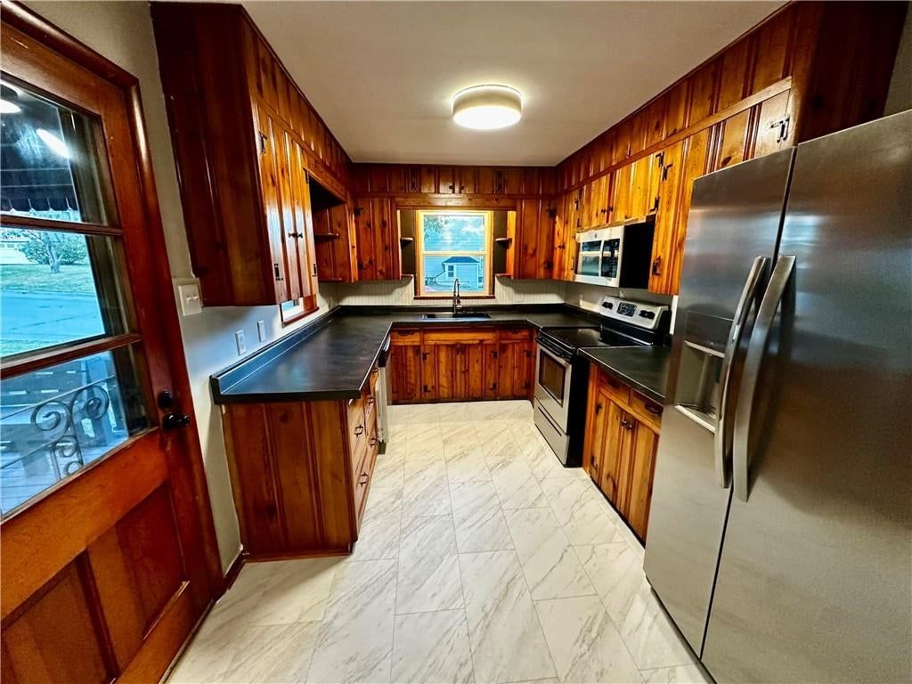 203 W 11th Street — photo 23
