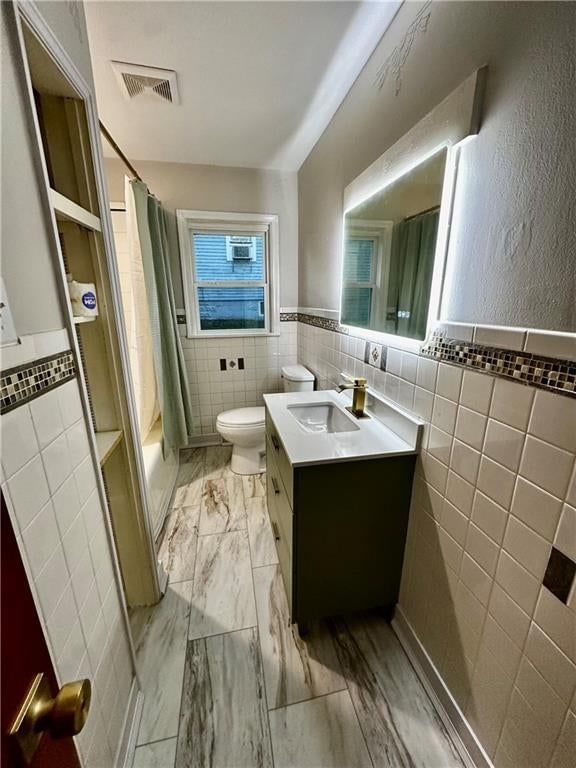 203 W 11th Street — photo 33