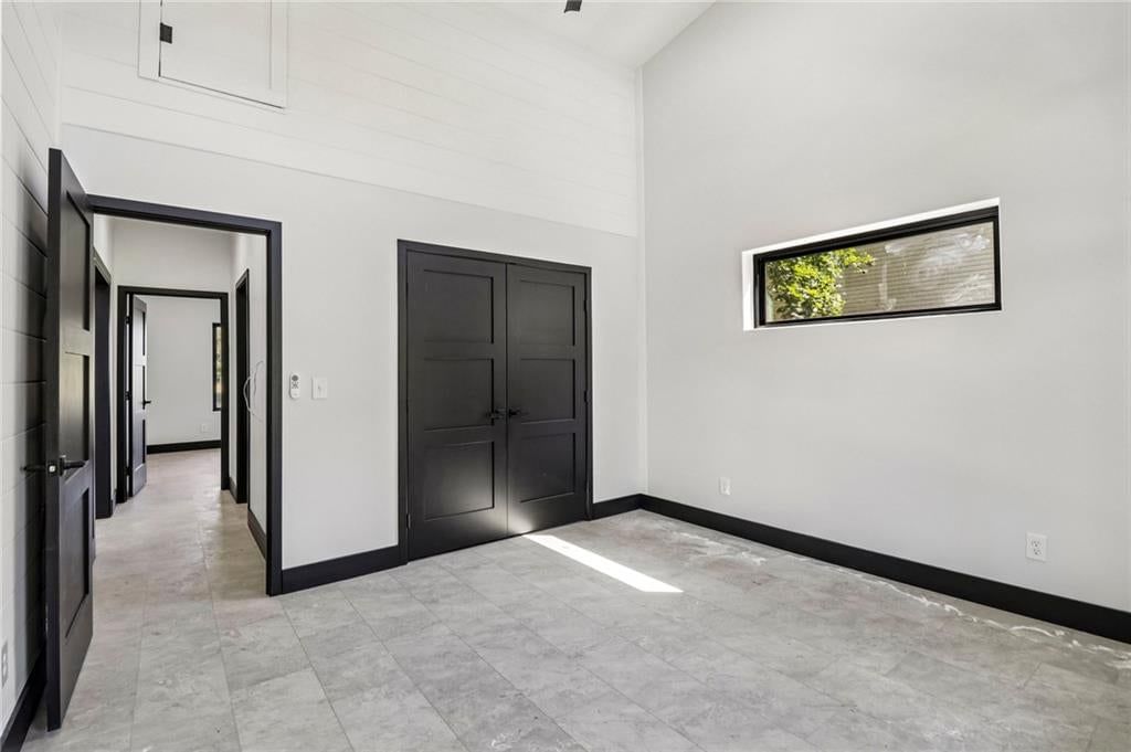 1013 E 10th Street — photo 15