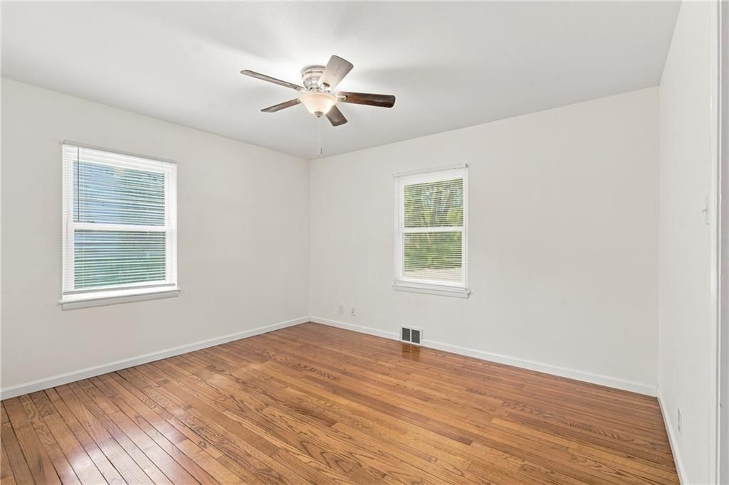 11109 Elmwood Avenue — photo 6
