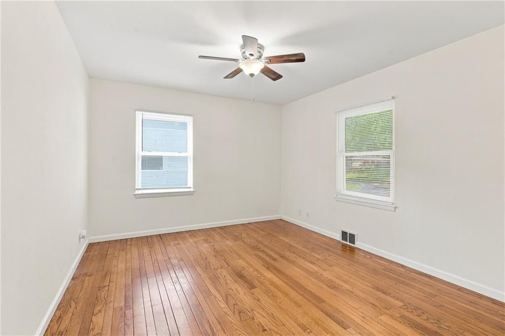 11109 Elmwood Avenue — photo 7