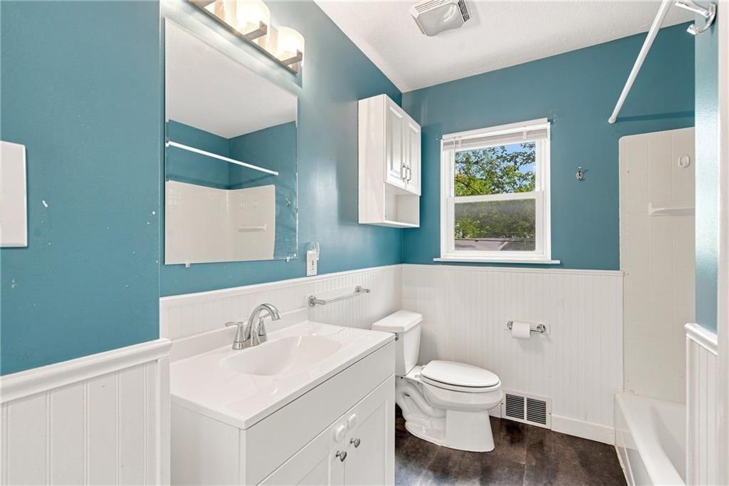 11109 Elmwood Avenue — photo 9