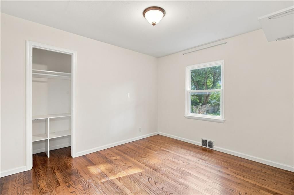 11109 Elmwood Avenue — photo 10