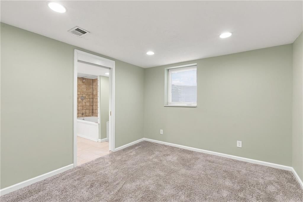 11109 Elmwood Avenue — photo 21