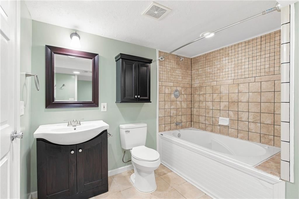 11109 Elmwood Avenue — photo 22