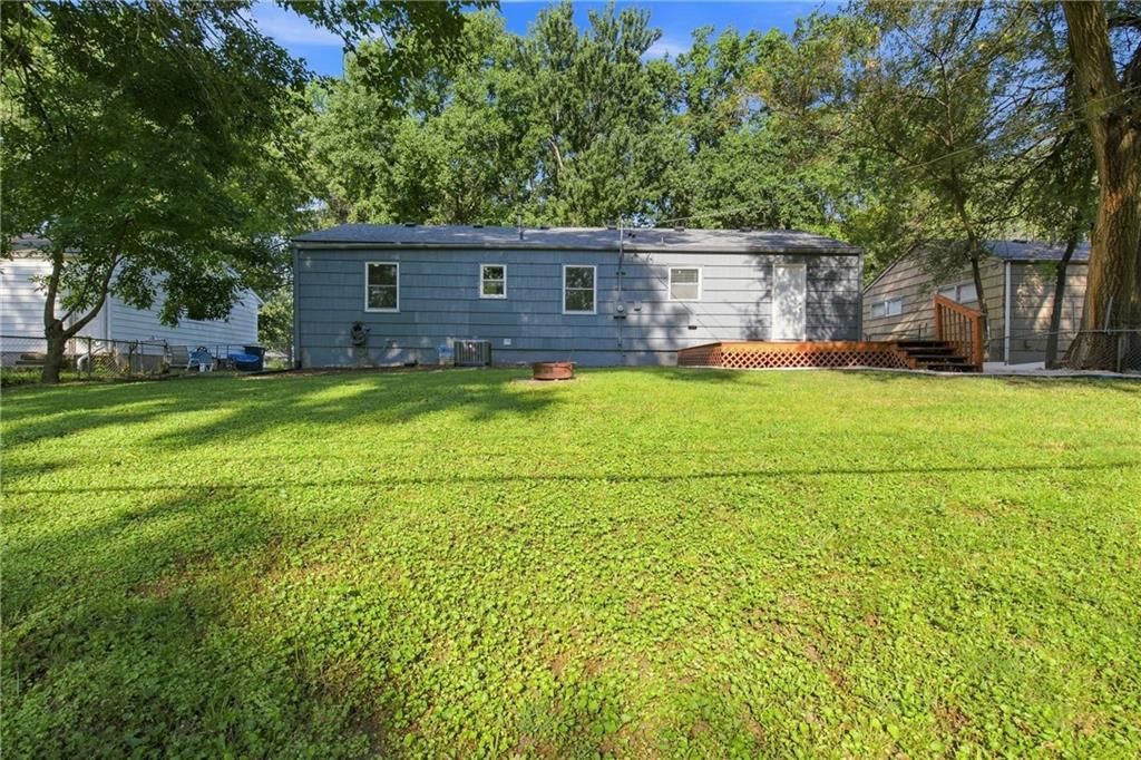 11109 Elmwood Avenue — photo 24