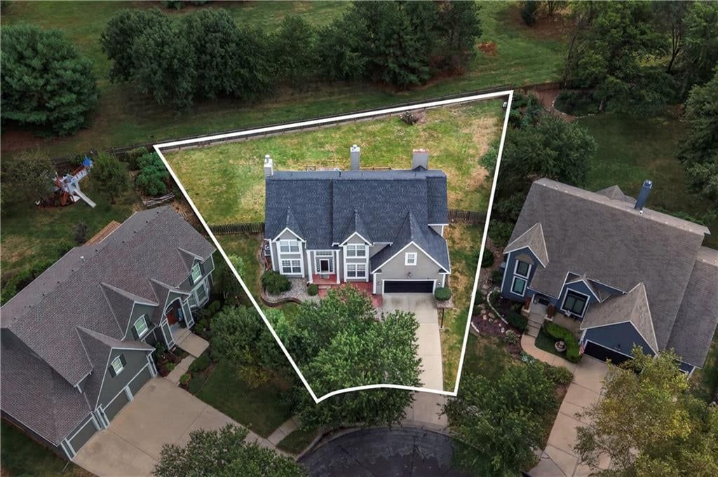 Photo 4 of 59 - 14921 Benson Street, Overland Park, KS 66221