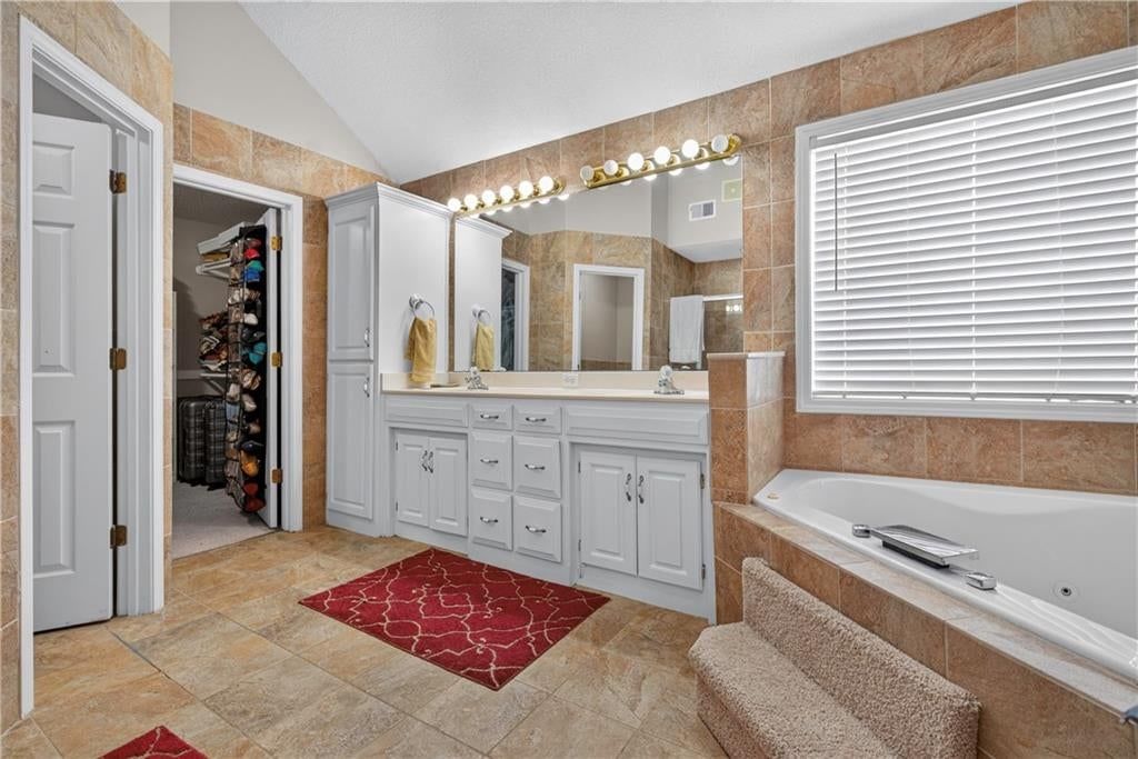 Photo 31 of 59 - 14921 Benson Street, Overland Park, KS 66221