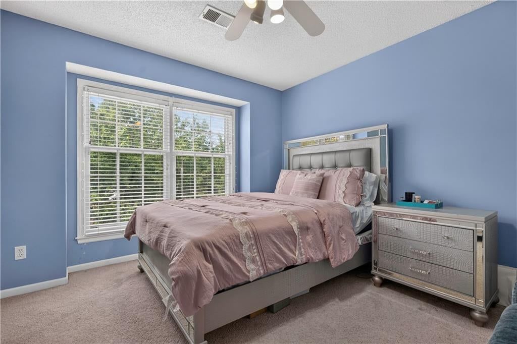 Photo 33 of 59 - 14921 Benson Street, Overland Park, KS 66221