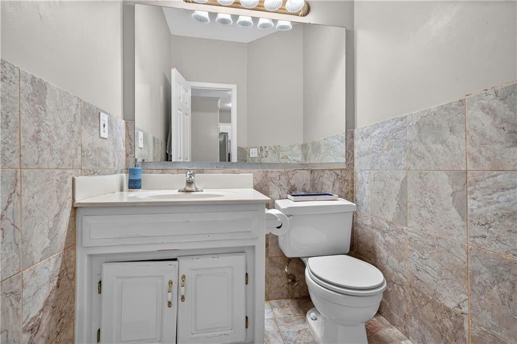 Photo 39 of 59 - 14921 Benson Street, Overland Park, KS 66221