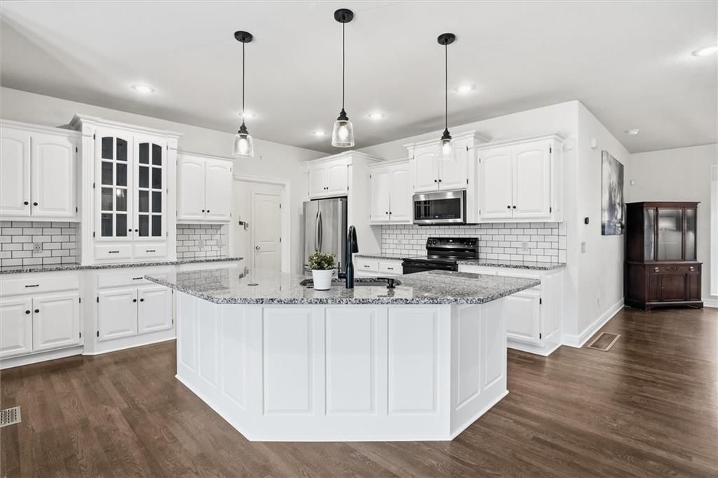 5703 NW 93rd Street — photo 13