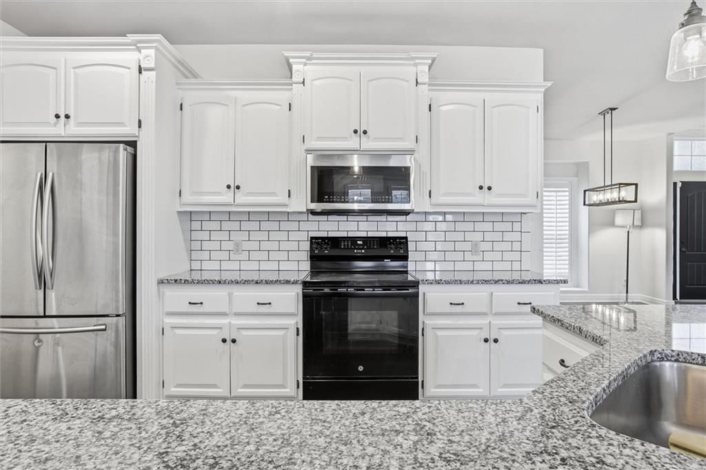 5703 NW 93rd Street — photo 15