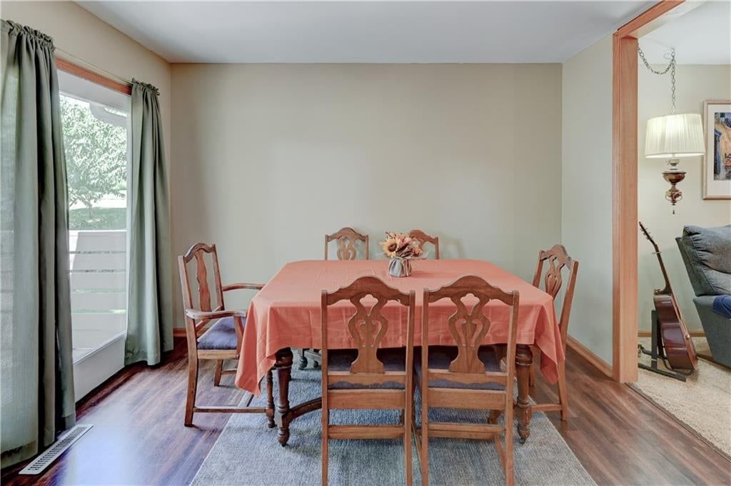 Photo 8 of 26 - 805 Citadel Drive, Weston, MO 64098