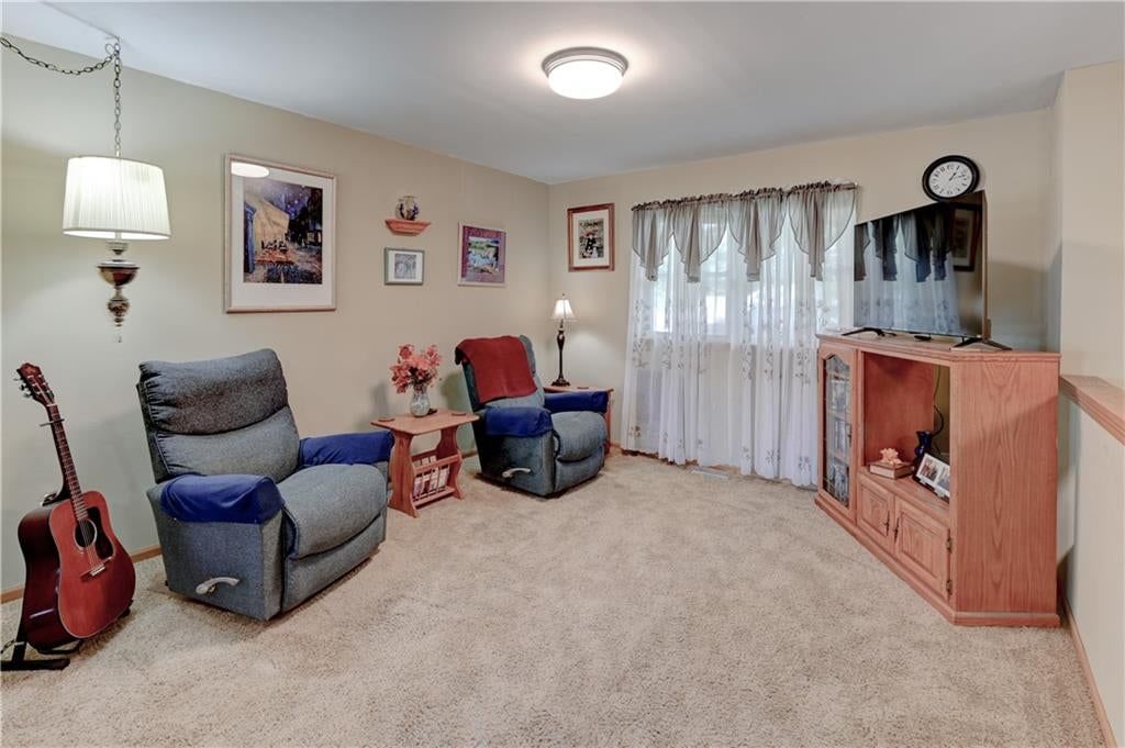 Photo 11 of 26 - 805 Citadel Drive, Weston, MO 64098
