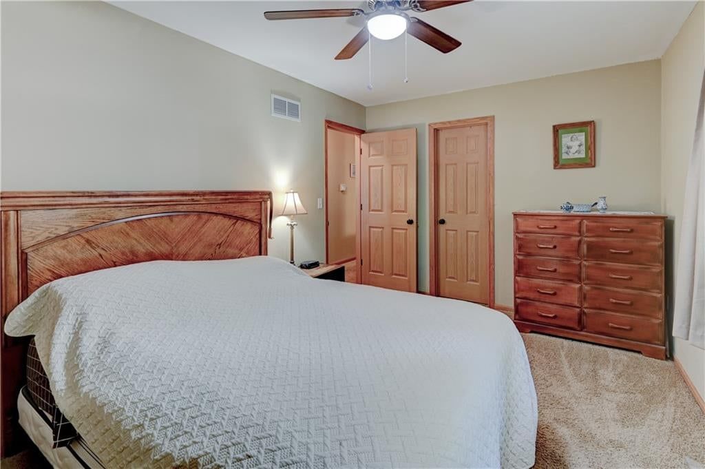 Photo 14 of 26 - 805 Citadel Drive, Weston, MO 64098
