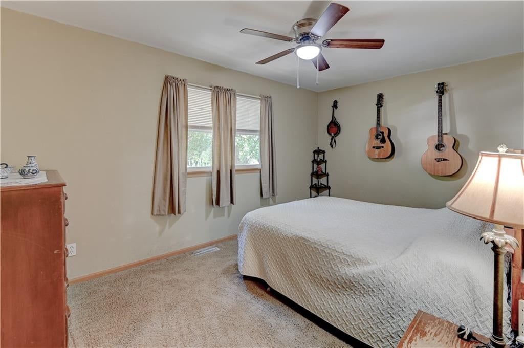 Photo 15 of 26 - 805 Citadel Drive, Weston, MO 64098