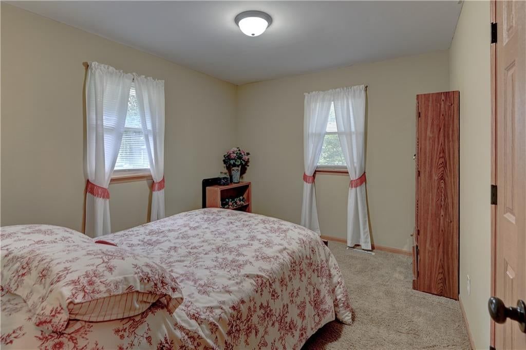 Photo 17 of 26 - 805 Citadel Drive, Weston, MO 64098