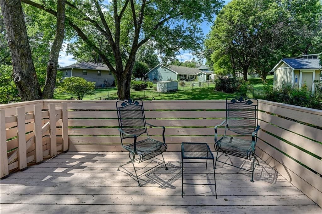 Photo 26 of 26 - 805 Citadel Drive, Weston, MO 64098
