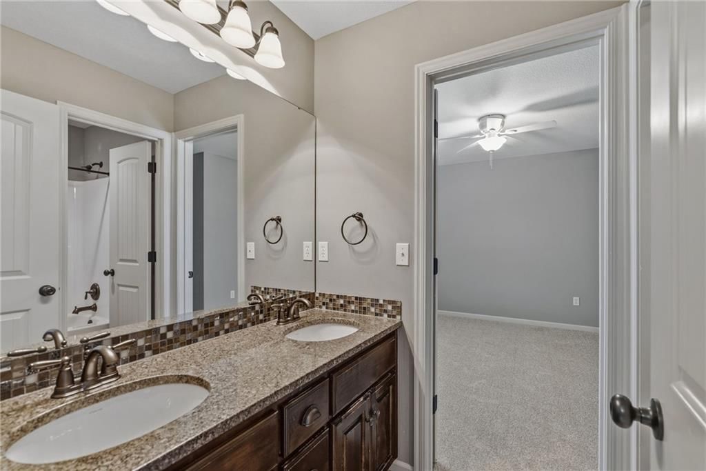 11609 W 154TH Street — photo 47