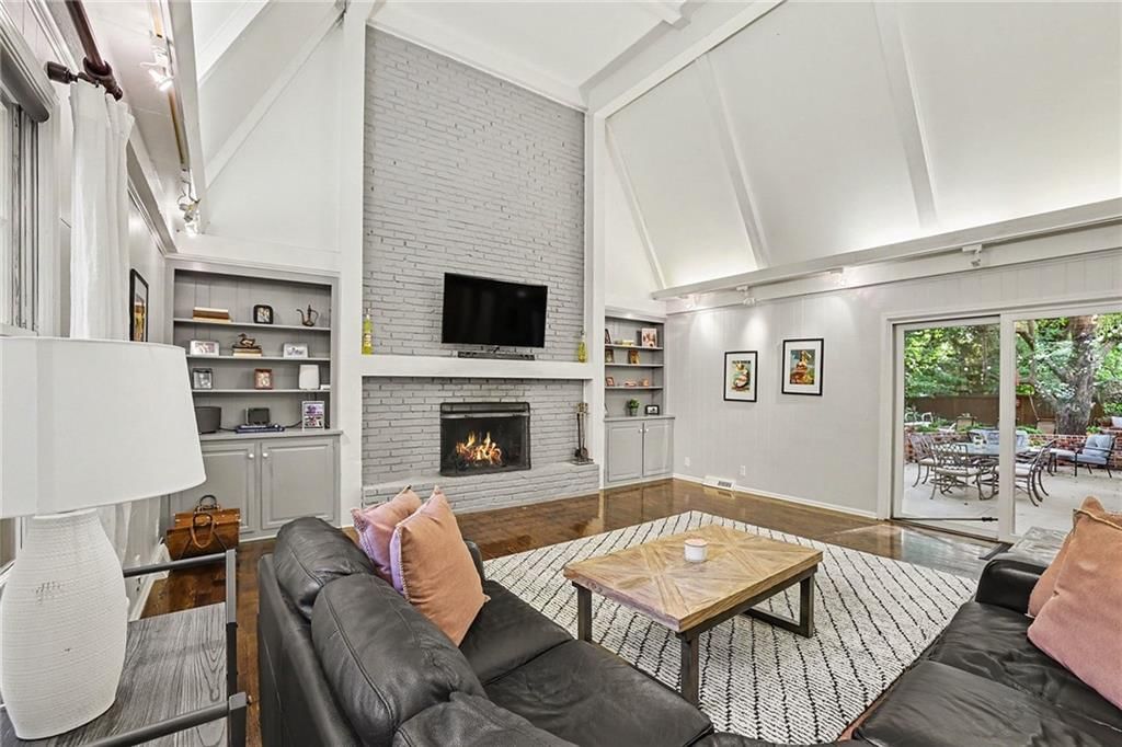 3518 W 100th Terrace — photo 3