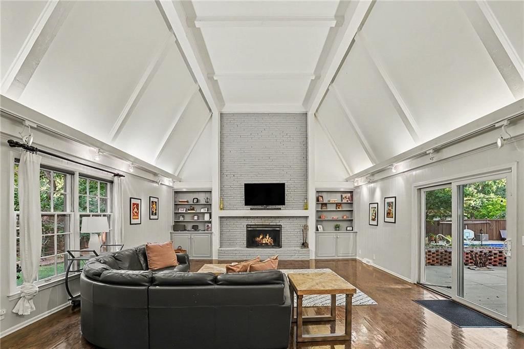 3518 W 100th Terrace — photo 4
