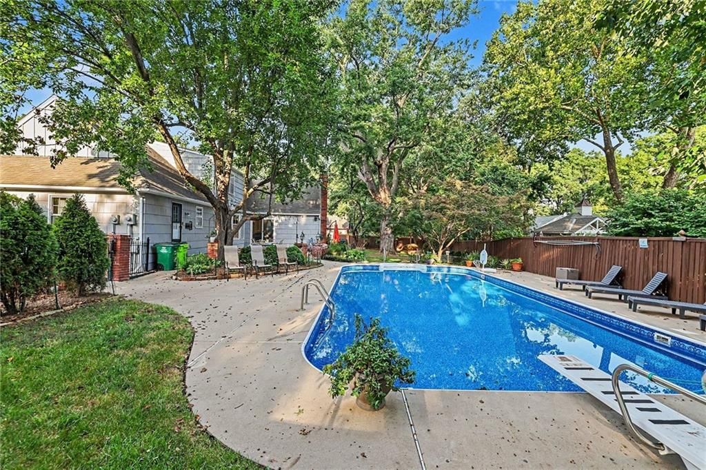 3518 W 100th Terrace — photo 36