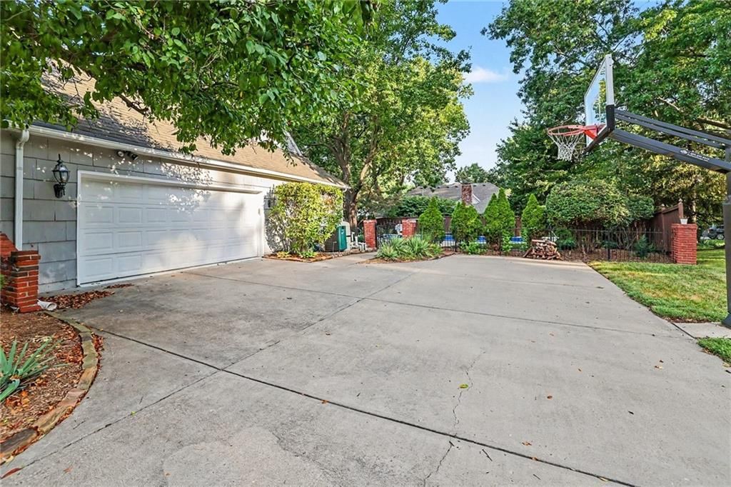 3518 W 100th Terrace — photo 49