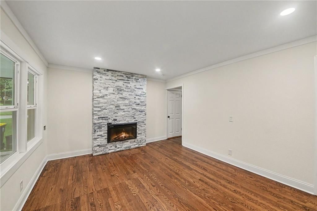 7135 Main Street — photo 3