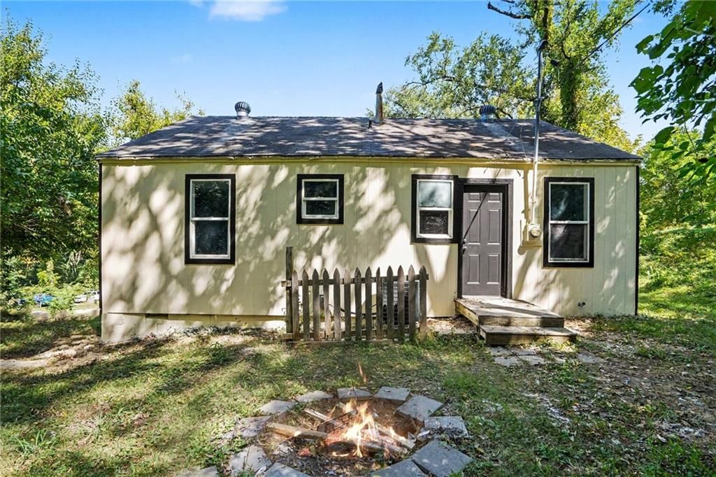 5129 Freeman Avenue — photo 1