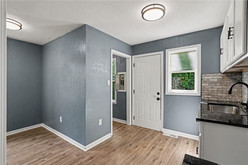 5129 Freeman Avenue — photo 6