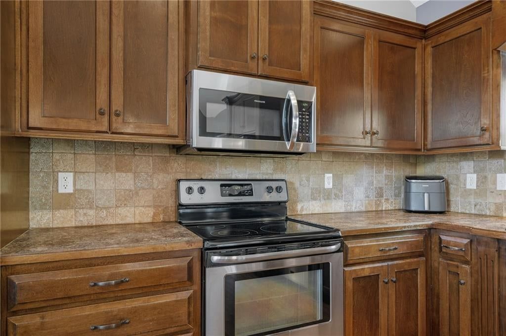 Photo 10 of 58, 9025 SW 10th Street, Blue Springs, MO 64064