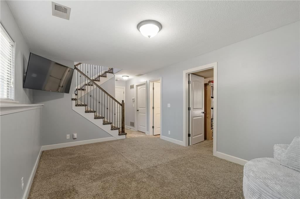 Photo 33 of 58 - 9025 SW 10th Street, Blue Springs, MO 64064