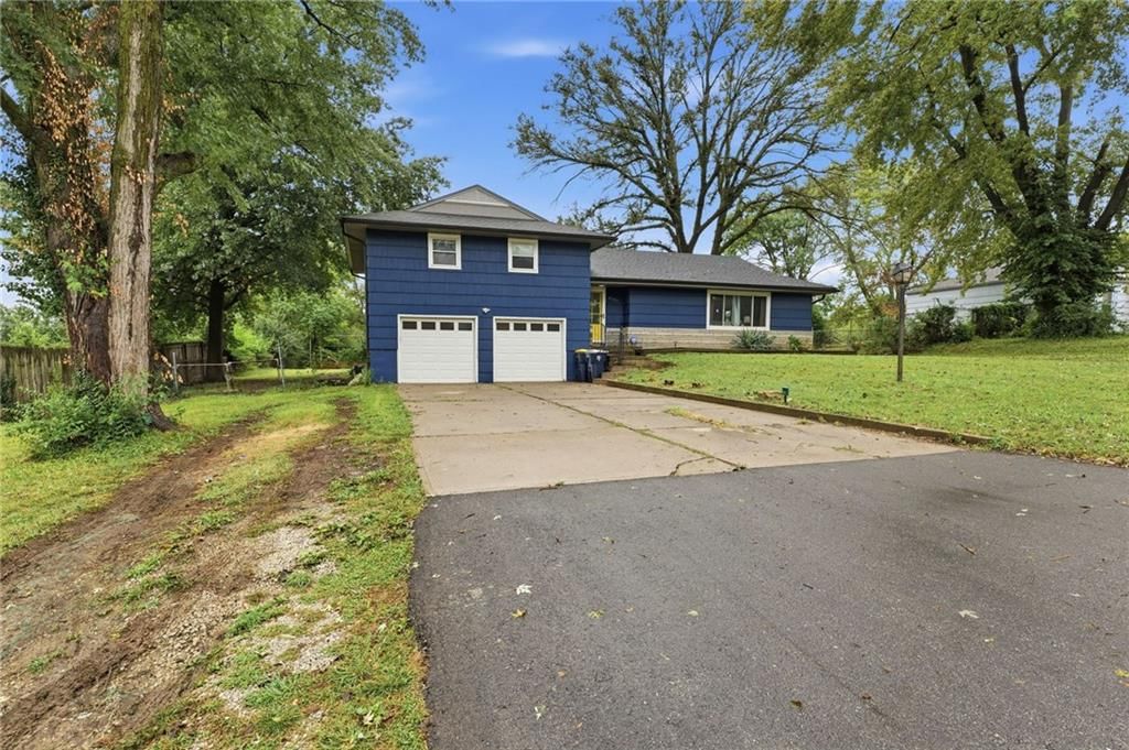 8109 E 99th Terrace, Kansas City, MO: listing photo 2