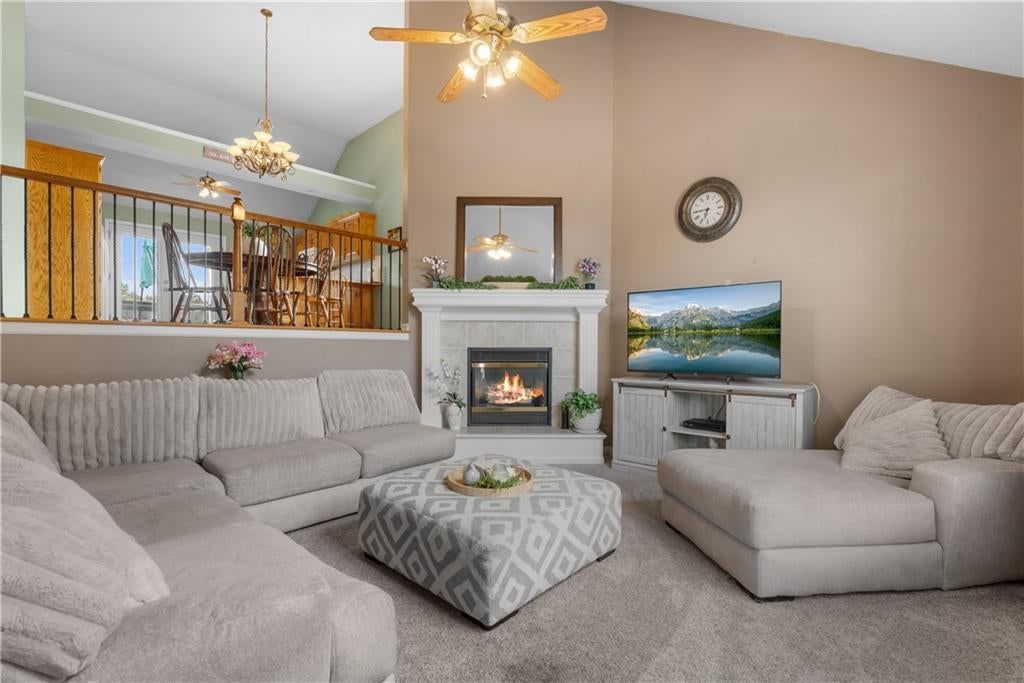 4413 SW Hillside Drive, Lee's Summit, MO