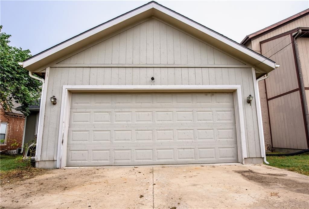 407 W Peoria Street — photo 6