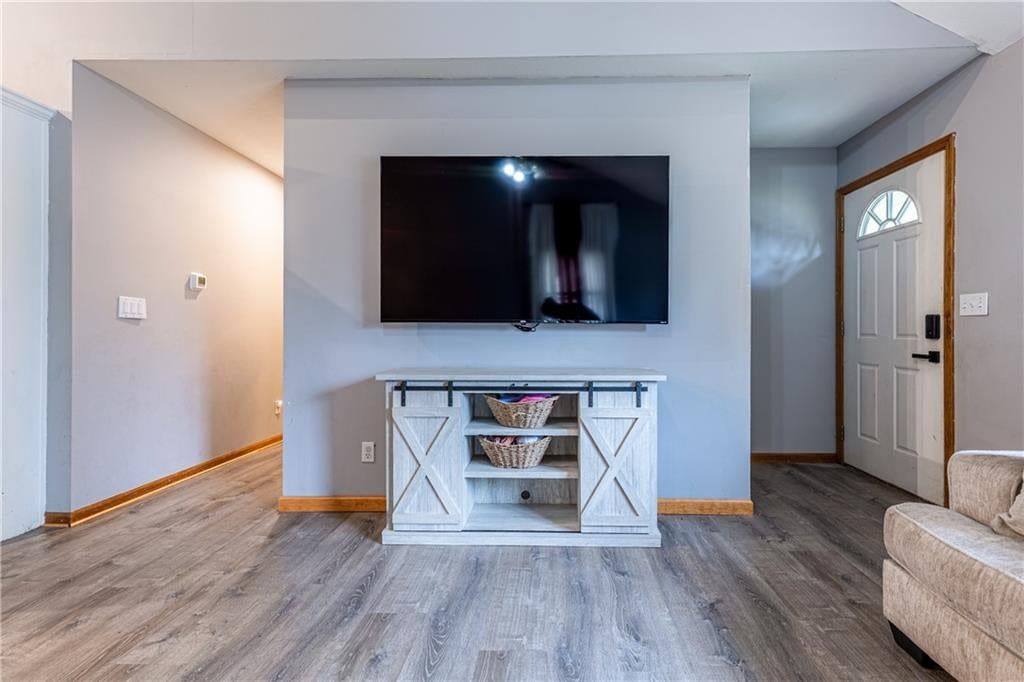 407 W Peoria Street — photo 13