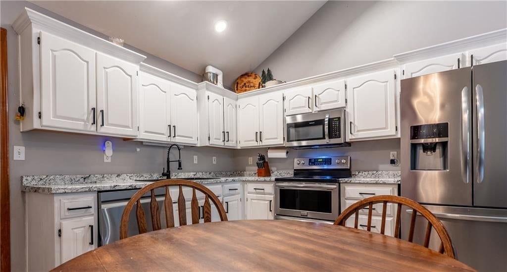 407 W Peoria Street — photo 17